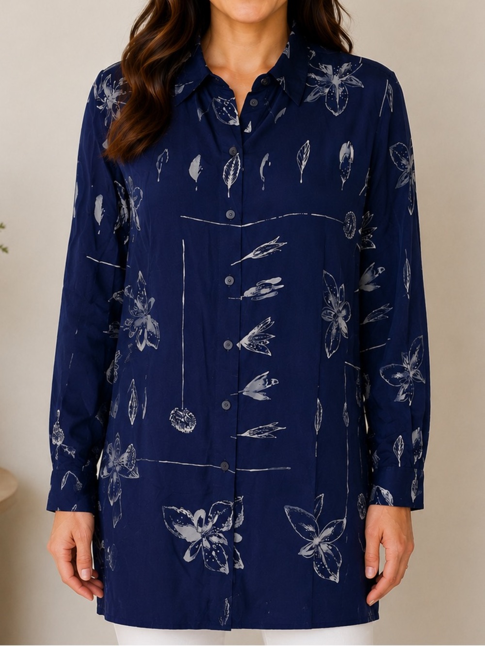 Liz Claiborne Women’s Size 8 100% Silk Shirt Blue Floral Button Up Blouse